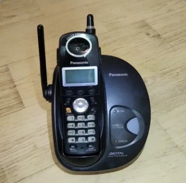 تلفن بیسیم پاناسونیک مدل KX-TG 2420 ( استوک )