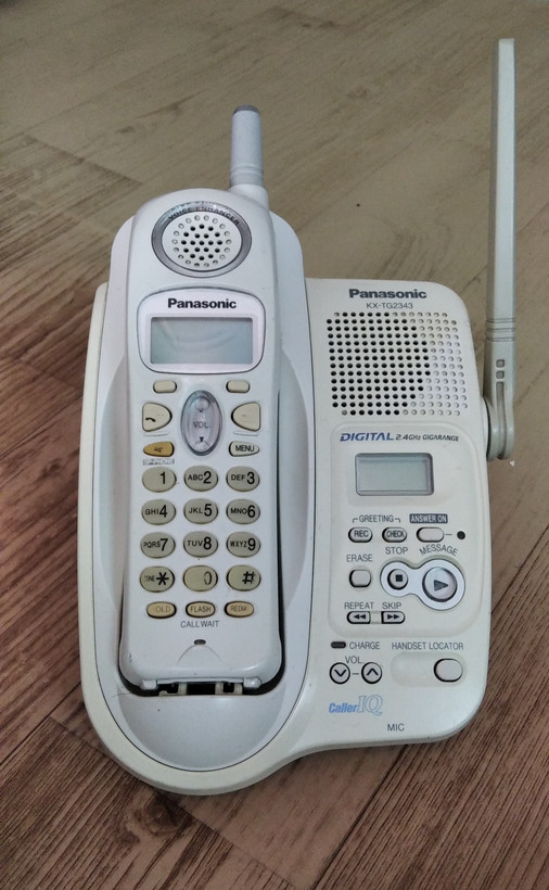 تلفن بیسیم پاناسونیک مدل KX-TG 2343 ( استوک )