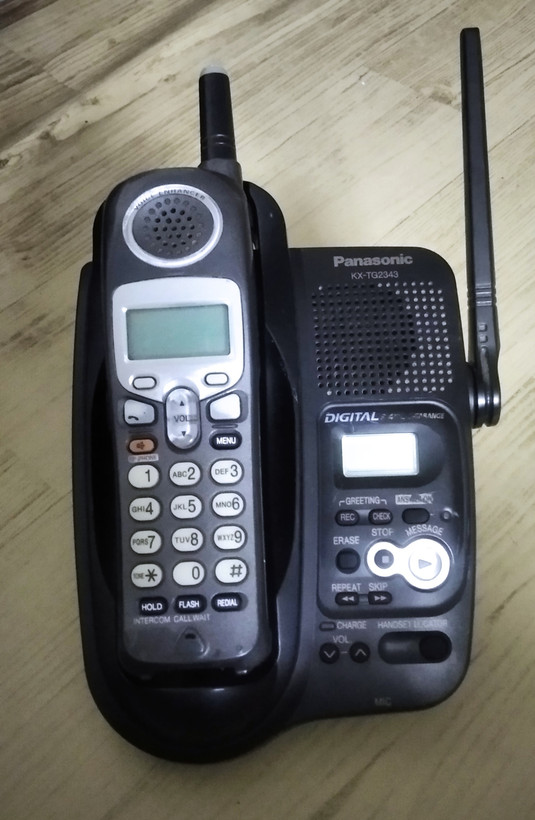 تلفن بیسیم پاناسونیک مدل KX-TG 2343 ( استوک )